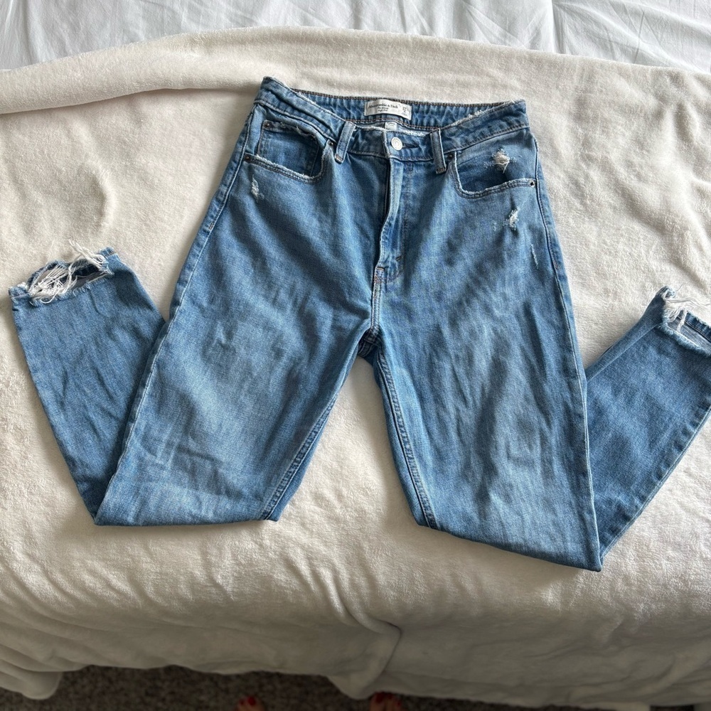 Abercrombie & Fitch Vintage The Skinny High Rise “Curve Love” Distressed Jeans